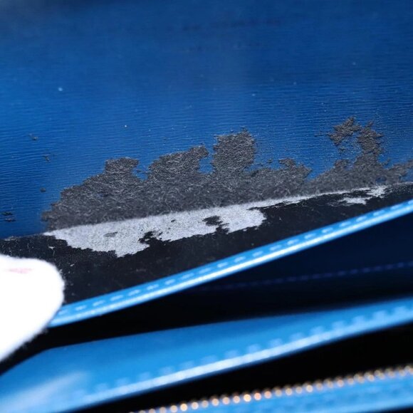 LOUIS VUITTON Epi Capuchin Shoulder Bag Blue - Picture 12 of 14